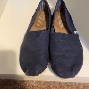 Tom’s shoes